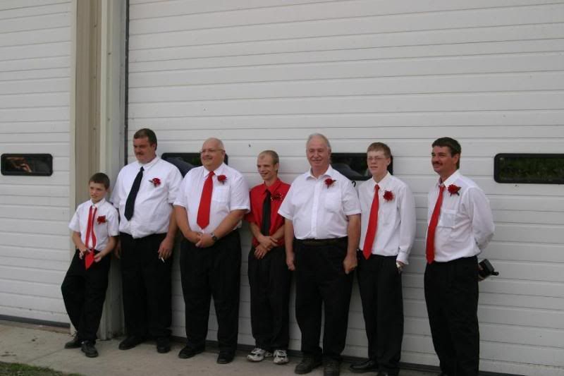 wedding1groomushers.jpg