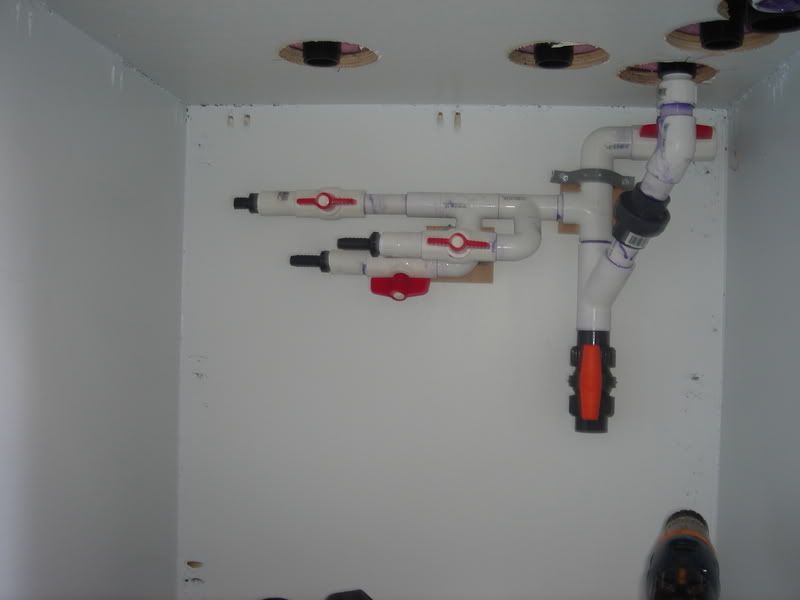 2008_0316london-tank_plumbing0045.jpg