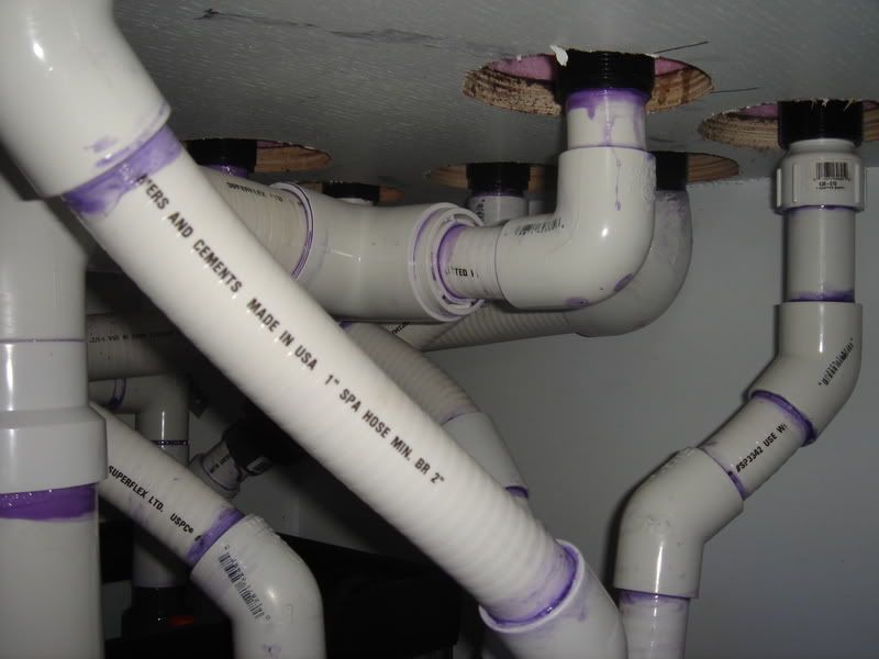 2008_0316london-tank_plumbing0049.jpg