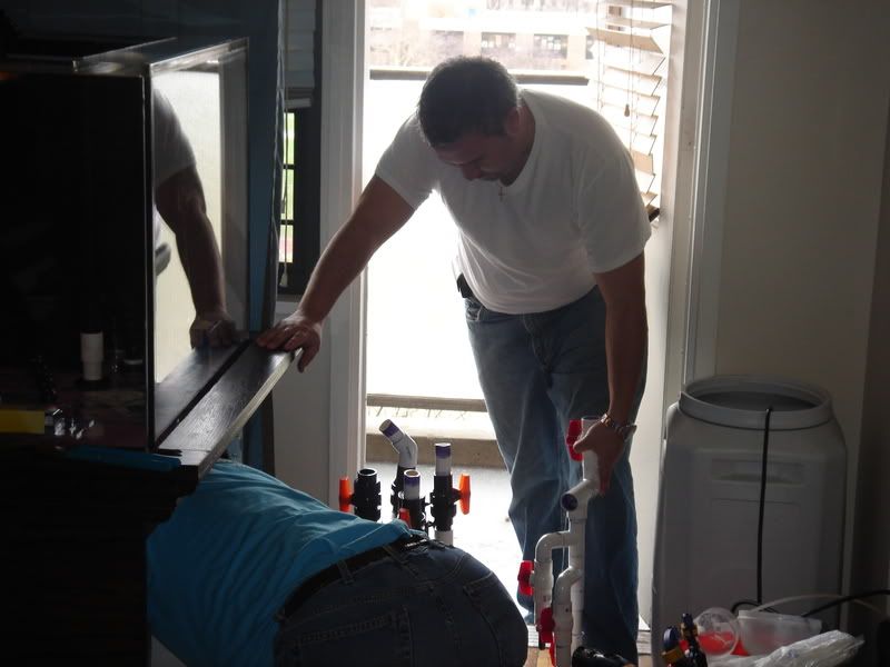 2008_0316london-tank_plumbing0044.jpg
