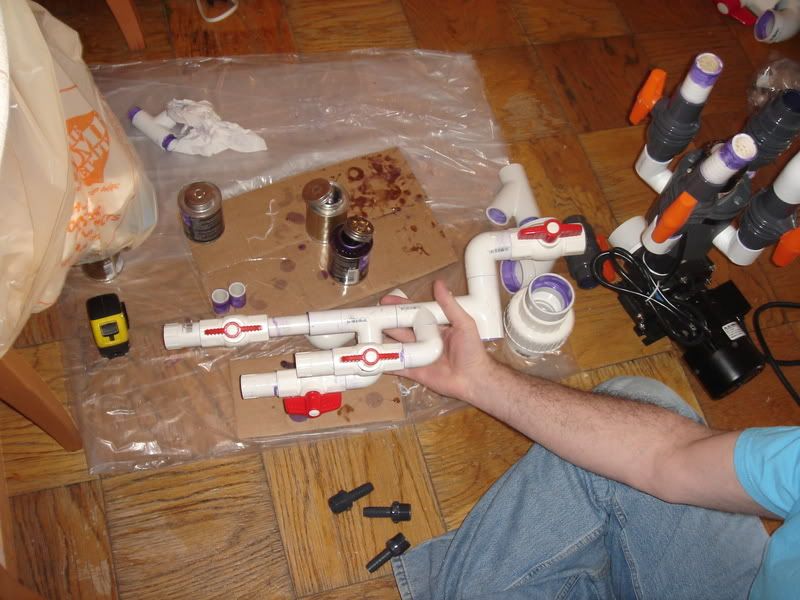 2008_0316london-tank_plumbing0040.jpg